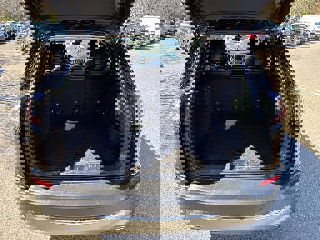 Used 2019 Jeep Cherokee Limited w/ Luxury Group image 26