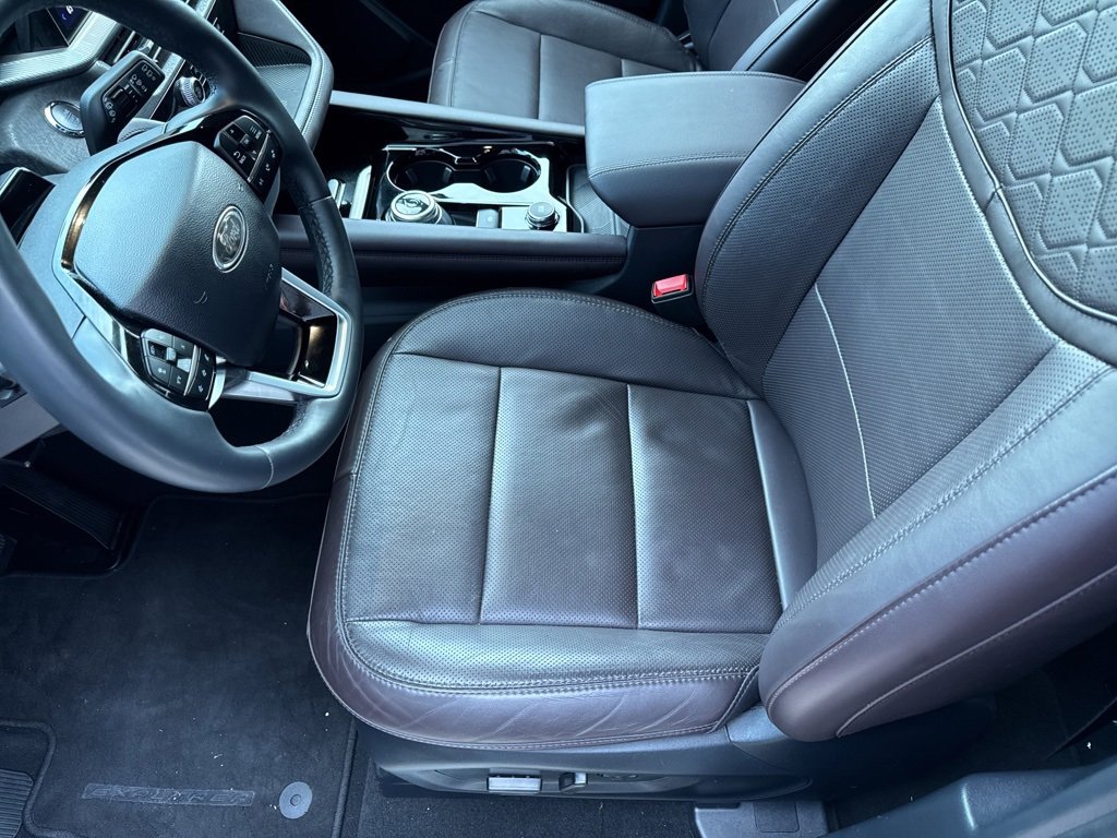 Used 2025 Ford Explorer Platinum w/ LUX Leather Package image 11