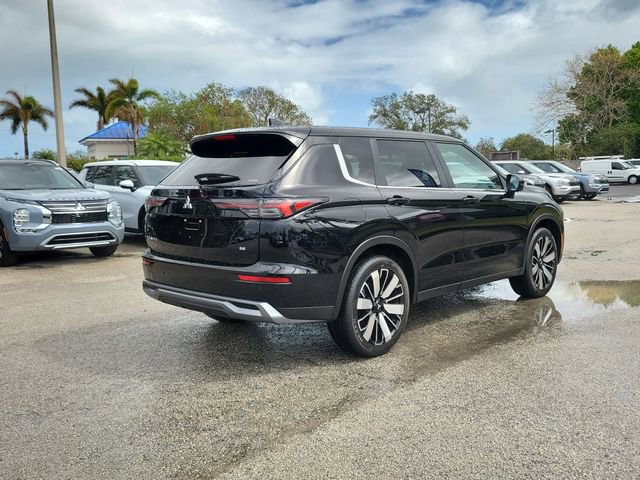 New 2026 Mitsubishi Outlander SE image 6