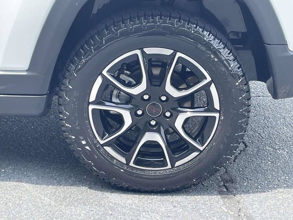 Certified 2025 Jeep Compass Trailhawk AWD/4WD image 12