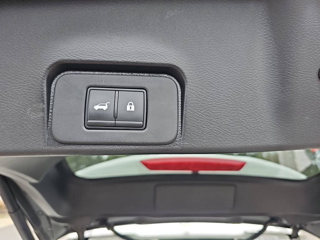 Used 2023 Nissan Rogue SL w/ SL Premium Package image 17