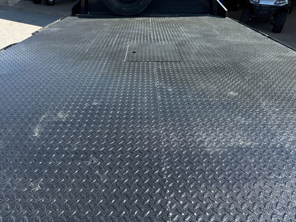 Used 2024 Ford F450 XL image 11