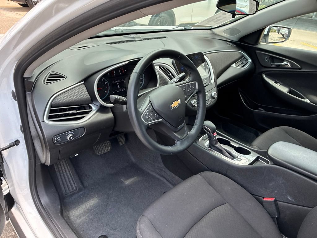 Used 2024 Chevrolet Malibu RS FWD image 19