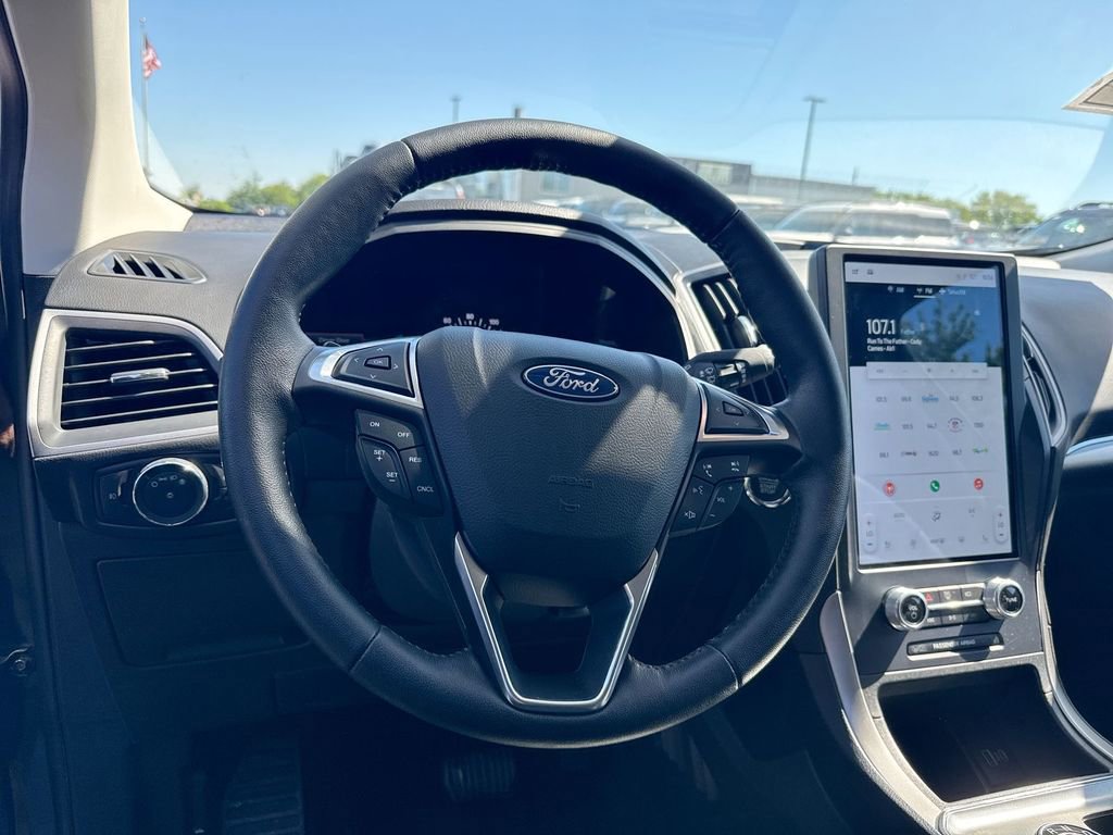 Used 2022 Ford Edge SEL w/ Convenience Package AWD/4WD image 11