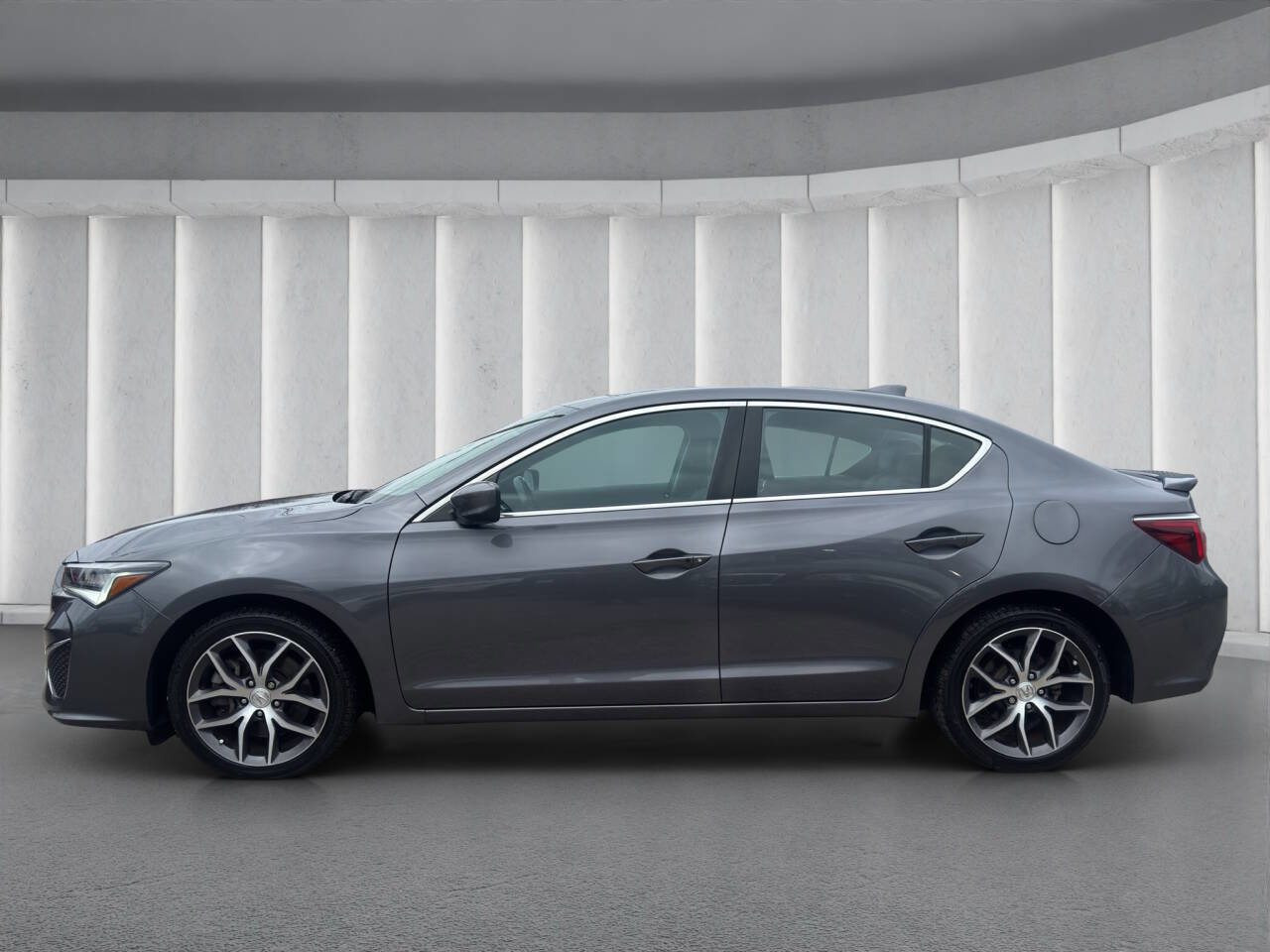 Used 2019 Acura ILX w/Tech 4dr Sedan w/Technology image 2