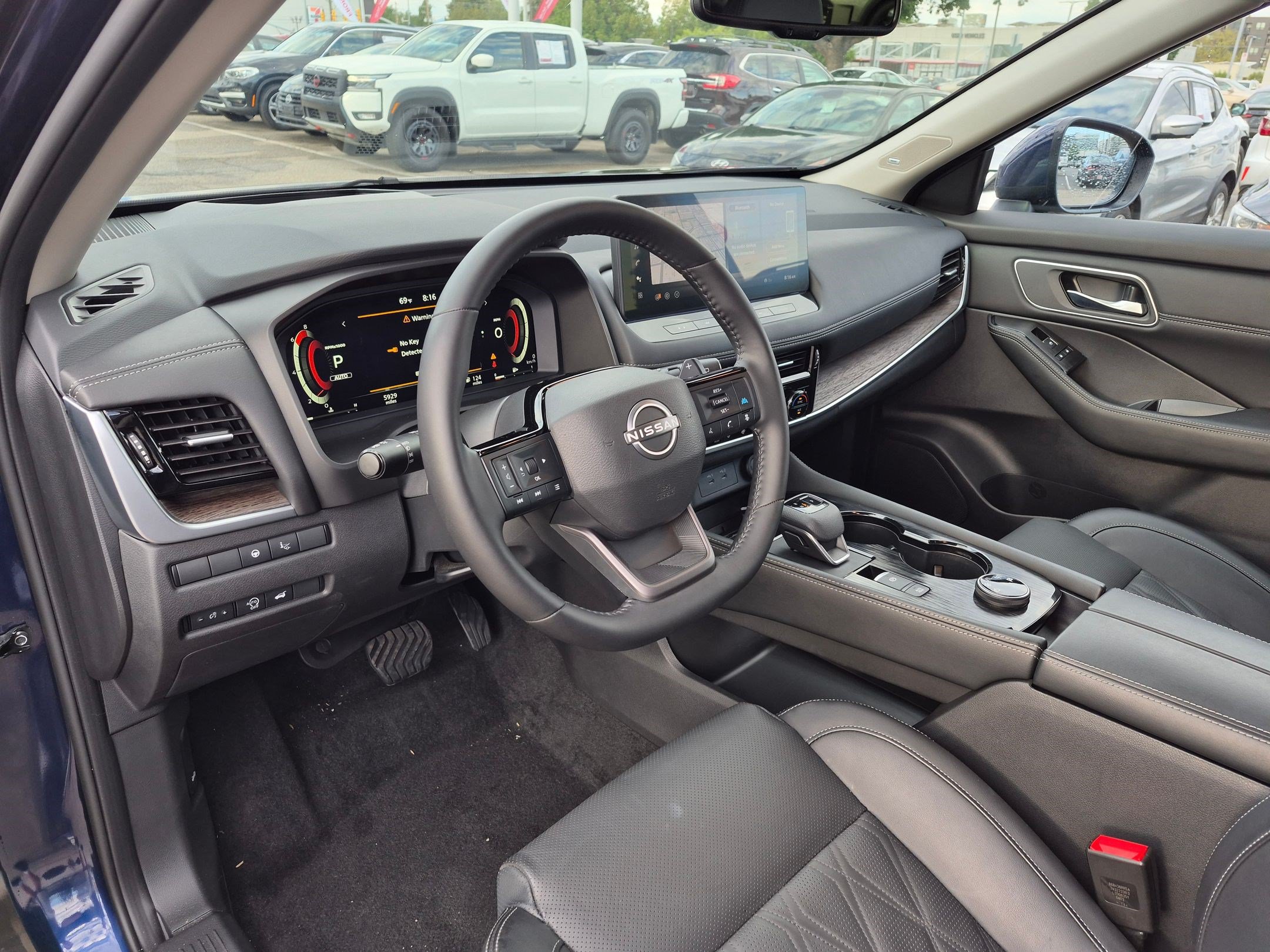 Used 2026 Nissan Rogue Platinum w/ Platinum Premium Package AWD/4WD image 16