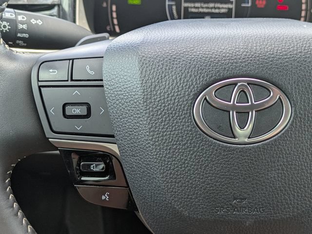 Used 2025 Toyota Camry SE w/ Convenience Package FWD image 19