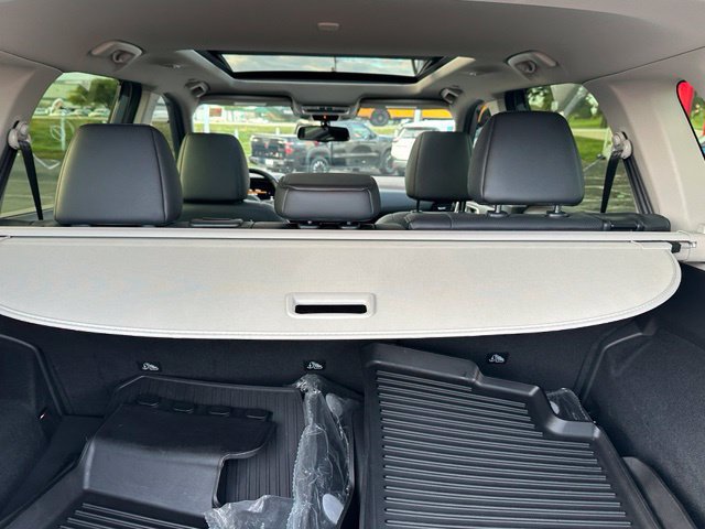 Certified 2023 Nissan Rogue Platinum w/ Platinum Premium Package AWD/4WD image 17