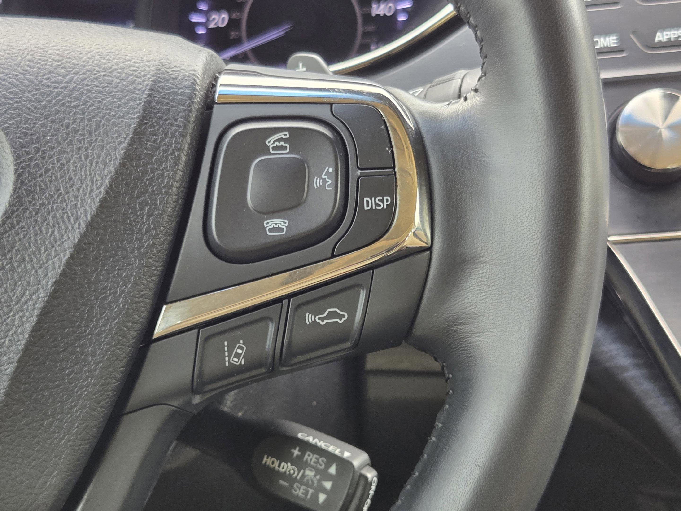 Used 2018 Toyota Avalon Limited FWD image 24