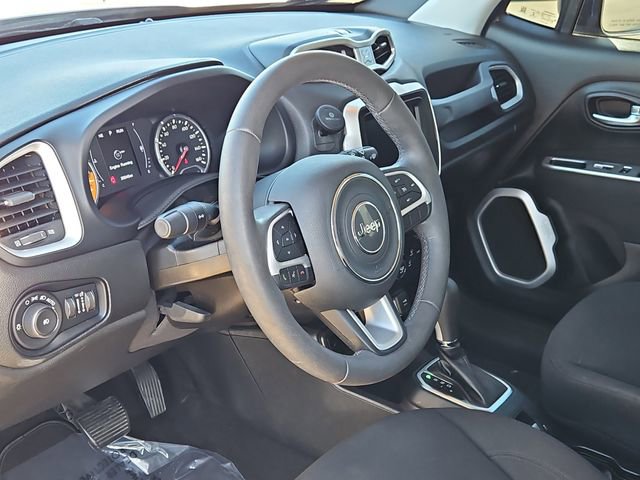 Used 2018 Jeep Renegade Latitude image 14