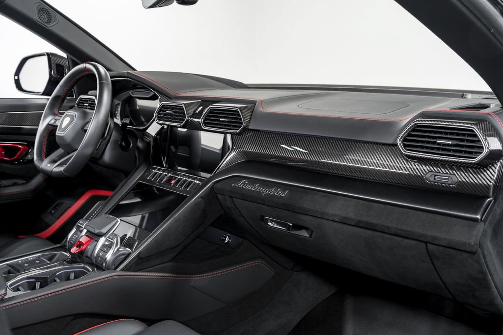 Used 2024 Lamborghini Urus Performante AWD/4WD image 39