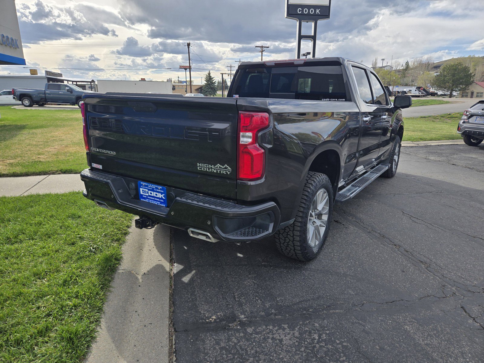 Used 2021 Chevrolet Silverado 1500 High Country w/ Z71 Off-Road Package image 3