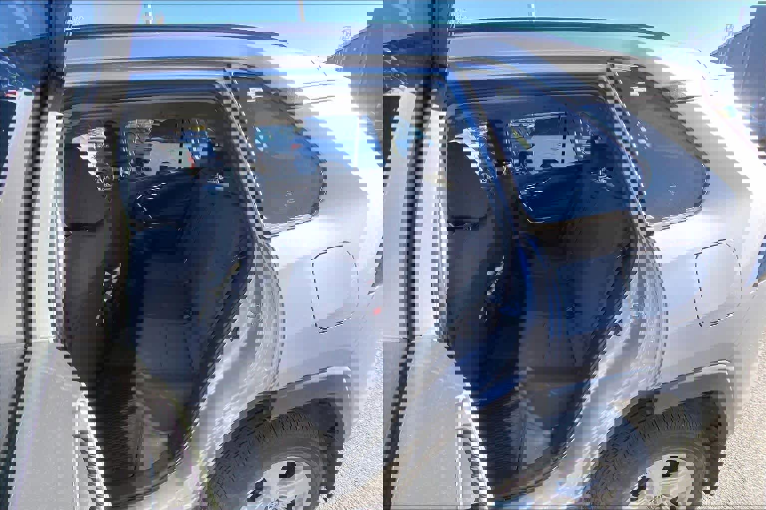 Used 2020 Toyota RAV4 XLE image 20