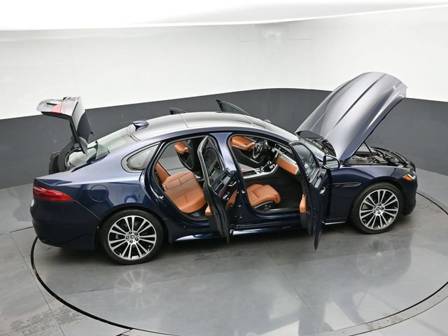 Used 2024 Jaguar XF R-Dynamic SE AWD/4WD image 44
