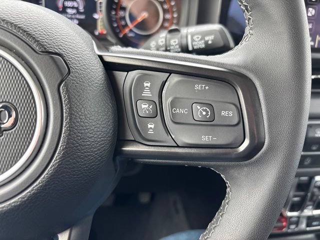 Used 2025 Jeep Wrangler Unlimited Rubicon AWD/4WD image 14