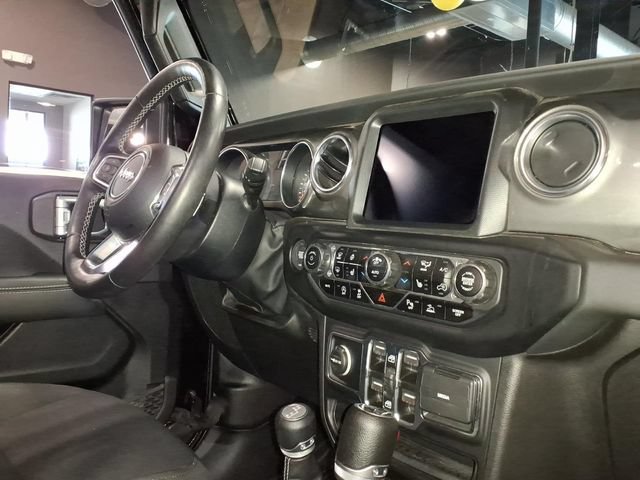 Used 2022 Jeep Wrangler Unlimited Sahara w/ Dual Top Group AWD/4WD image 22