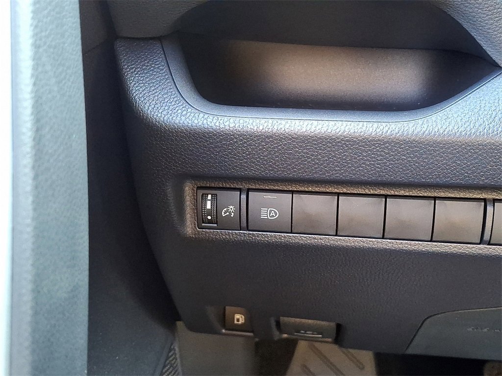 New 2025 Toyota RAV4 XLE image 15