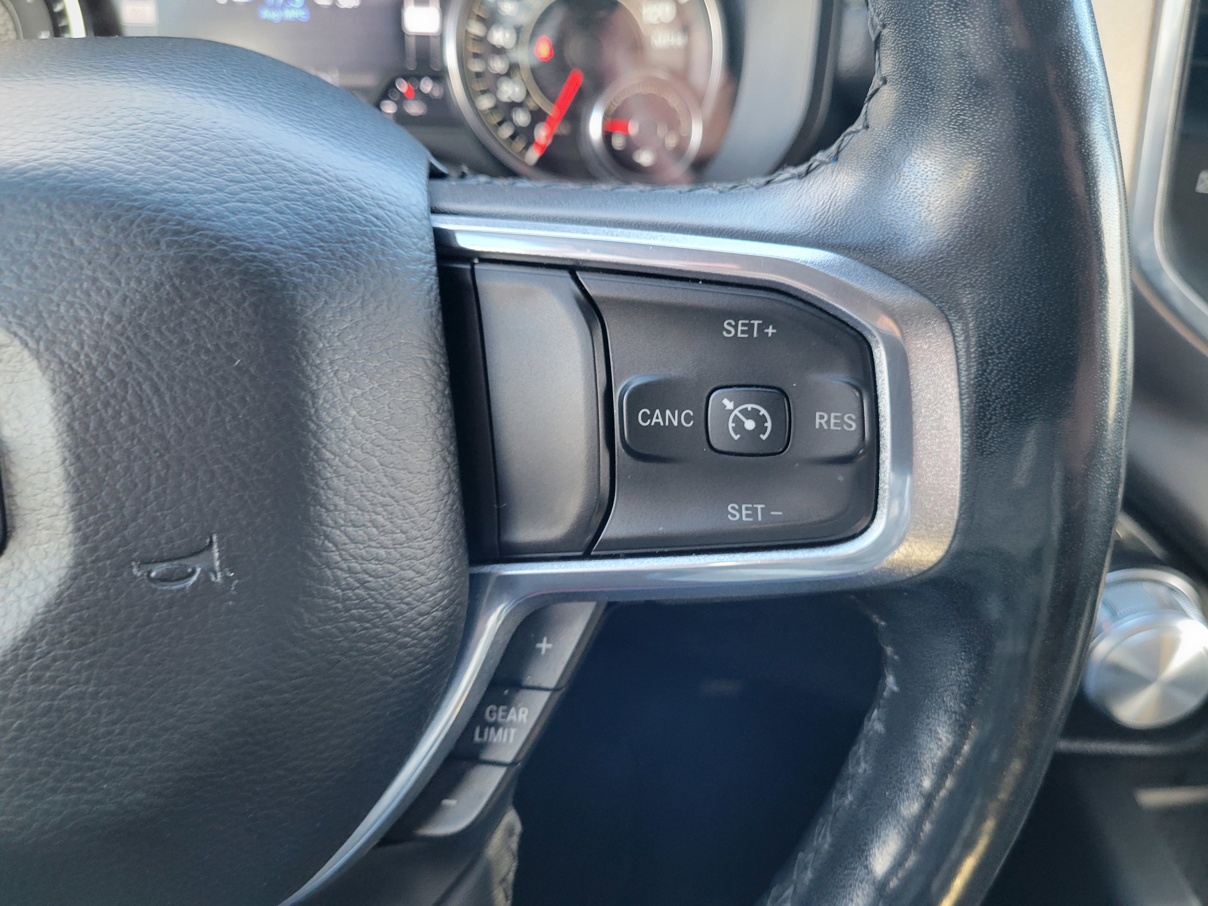 Used 2019 RAM 1500 Laramie image 29