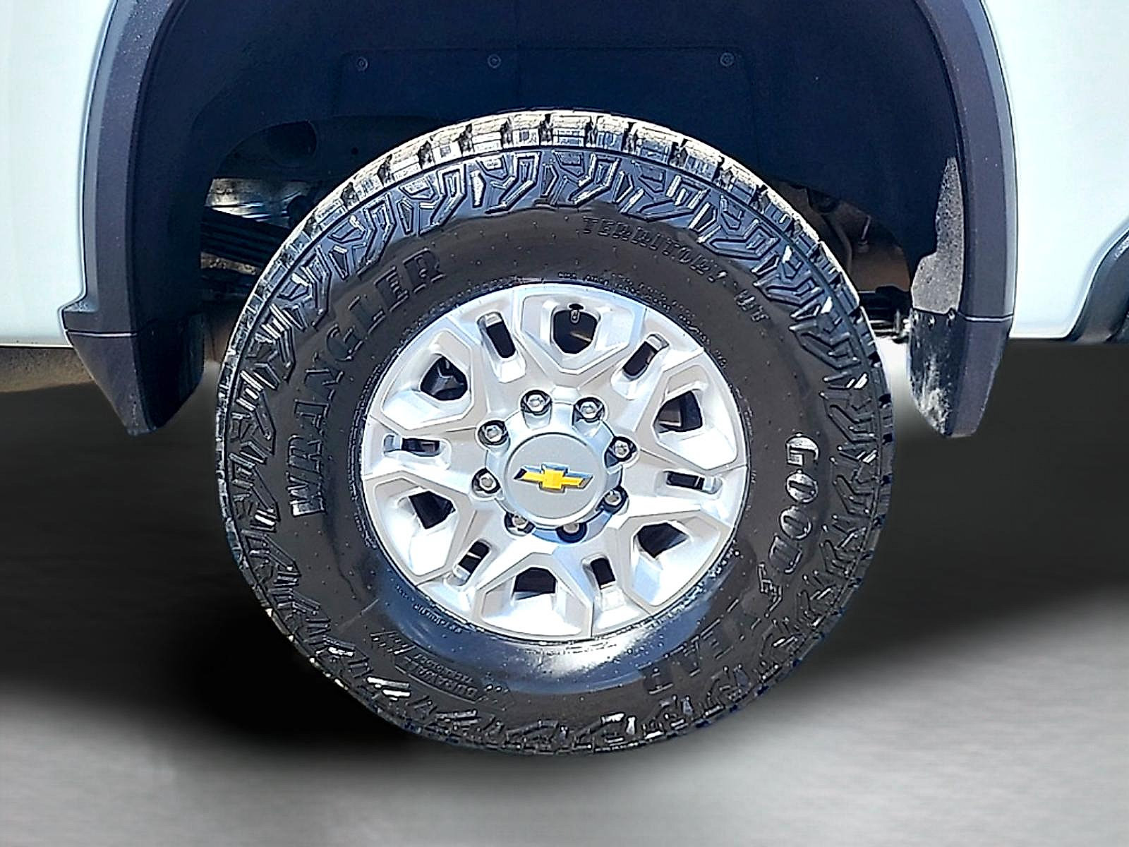 Used 2024 Chevrolet Silverado 2500 LTZ AWD/4WD image 9