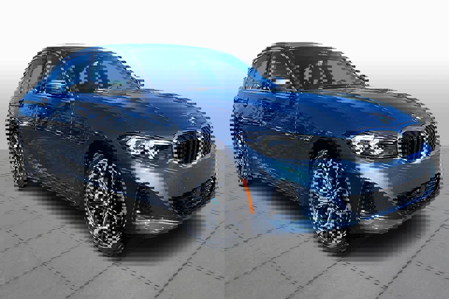 New 2026 BMW 330i Sedan w/ Premium Package image 2