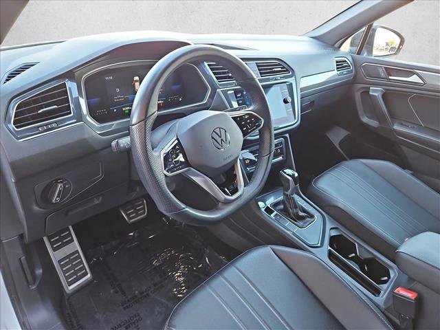 Used 2023 Volkswagen Tiguan SE R-Line image 12