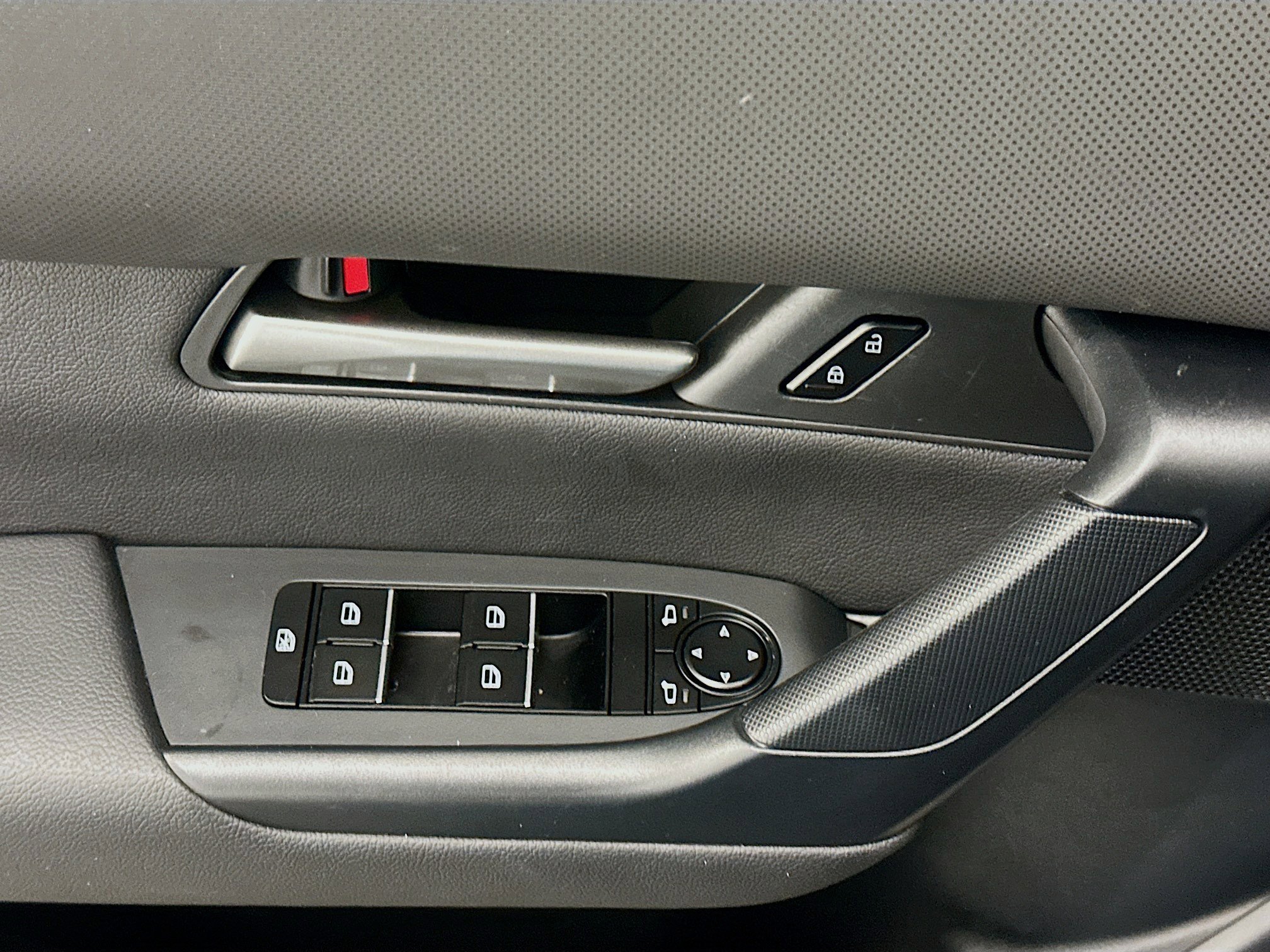 Used 2025 MAZDA CX-50 AWD 2.5 S w/ Premium Package image 15