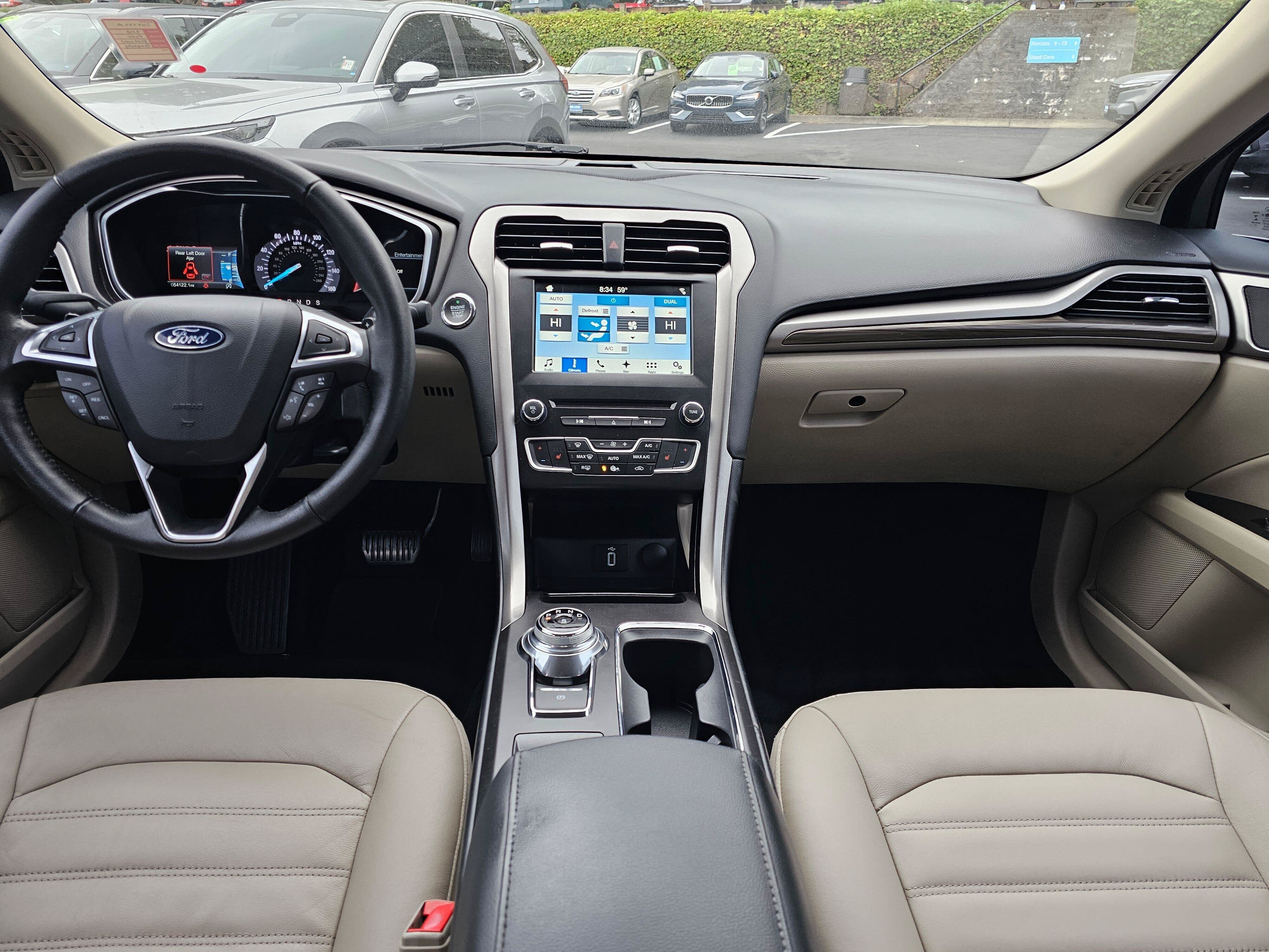 Used 2018 Ford Fusion SE w/ Fusion SE Technology Package FWD image 22