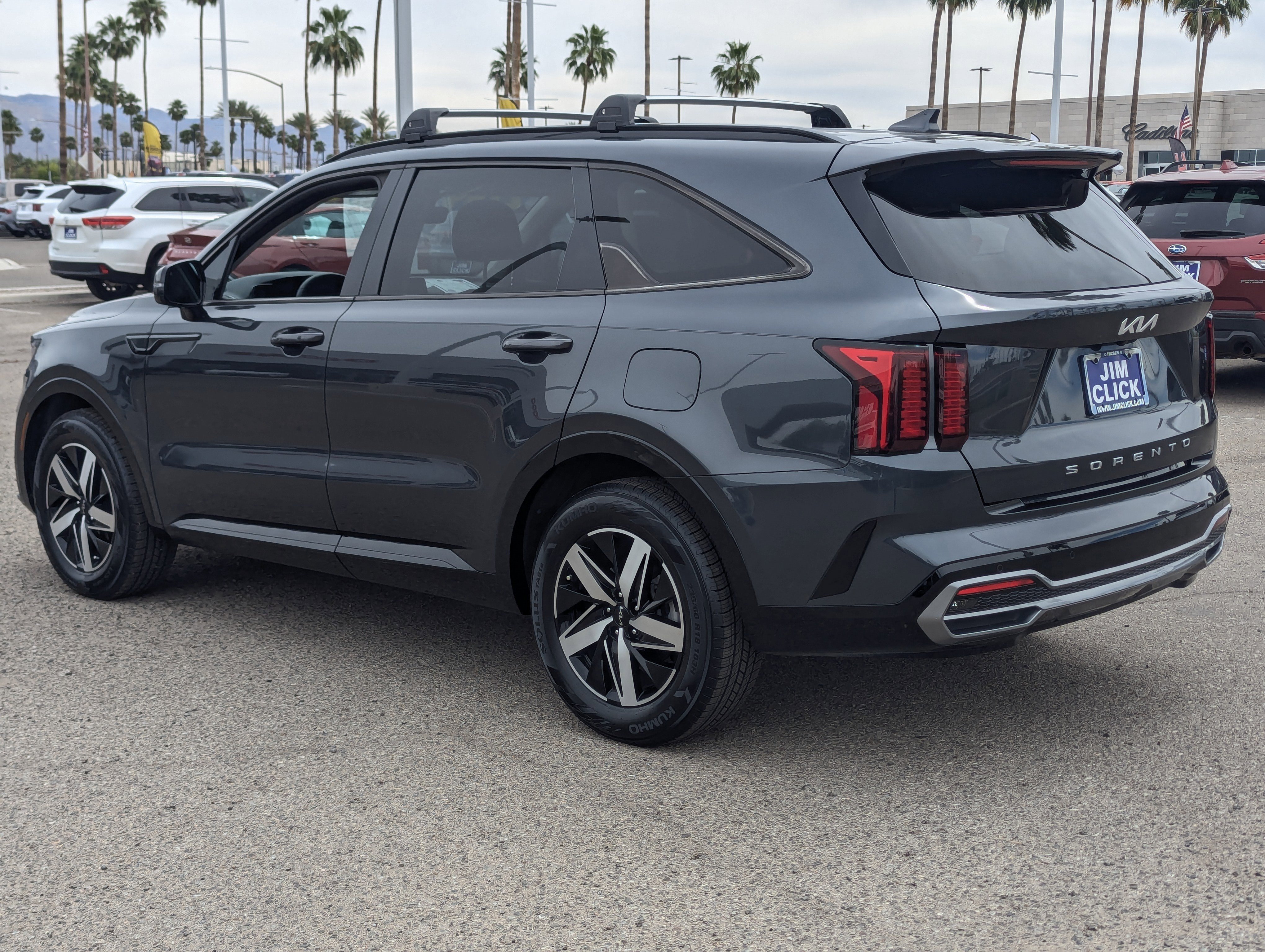 Used 2022 Kia Sorento S image 4