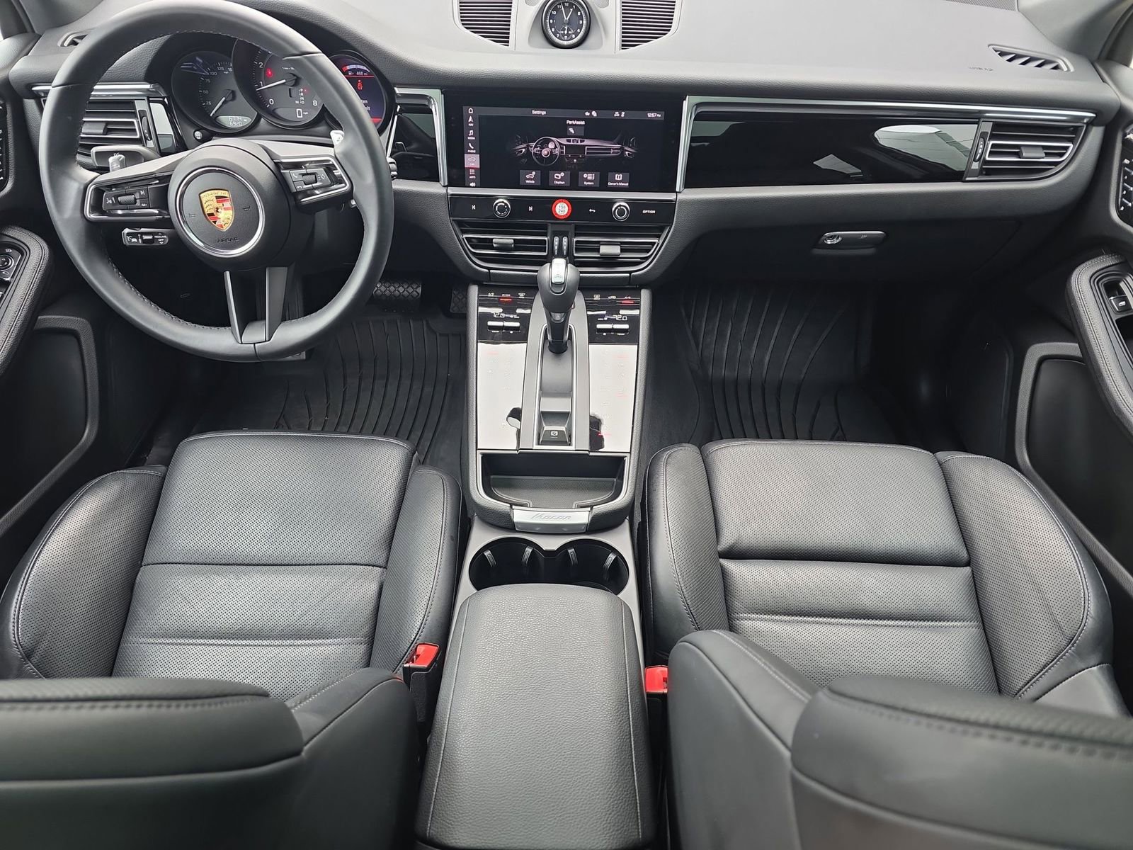 Certified 2025 Porsche Macan AWD/4WD image 13