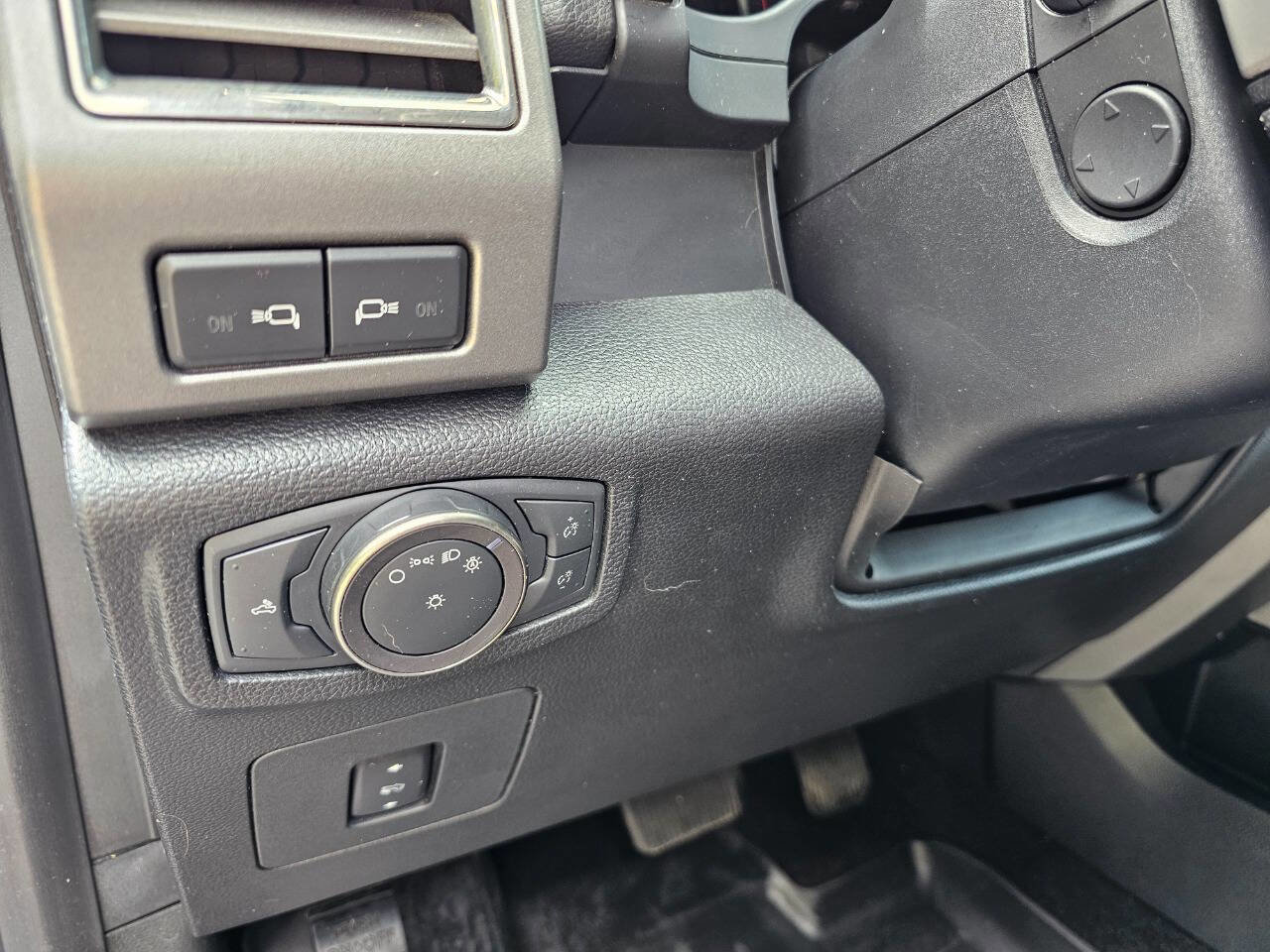 Used 2018 Ford F150 Raptor w/ Equipment Group 802A Luxury image 17