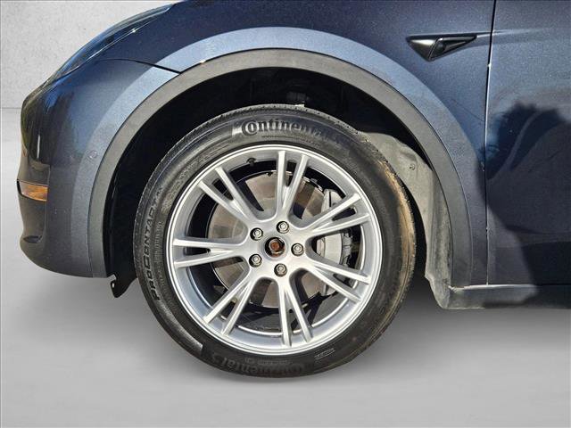 Used 2022 Tesla Model Y Long Range image 9