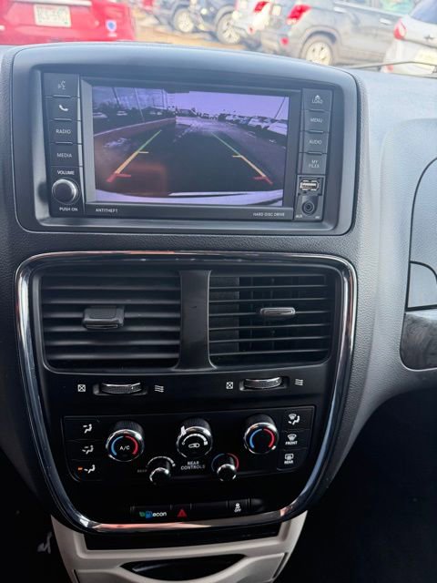 Used 2019 Dodge Grand Caravan SE w/ Rear Park Assist Package image 24