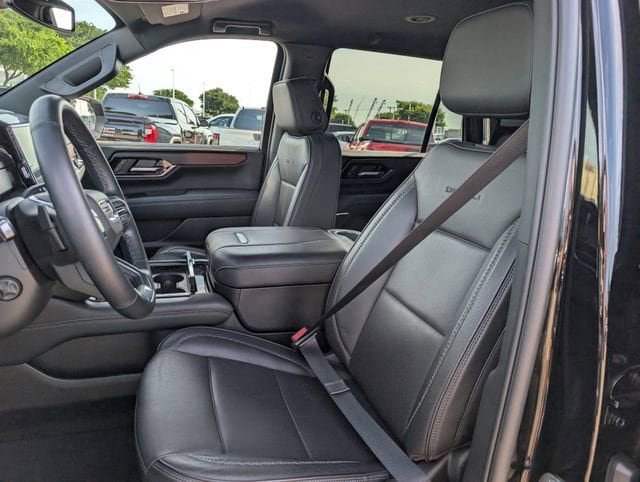 Certified 2025 GMC Yukon Denali AWD/4WD image 24