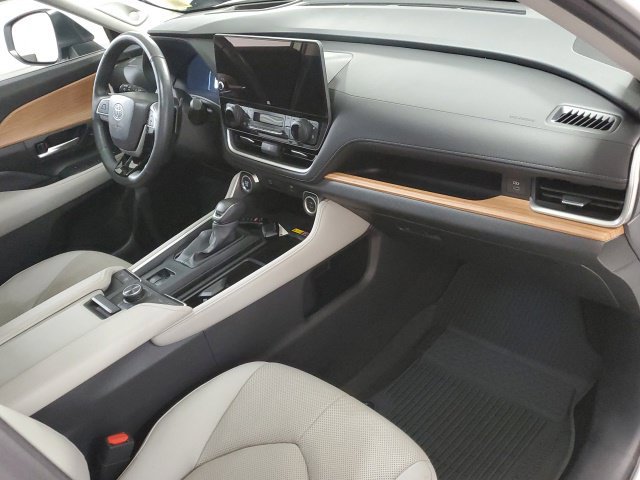Used 2025 Toyota Grand Highlander AWD image 26