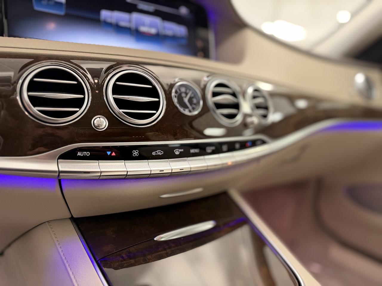 Used 2017 Mercedes-Benz S 550 Sedan image 19
