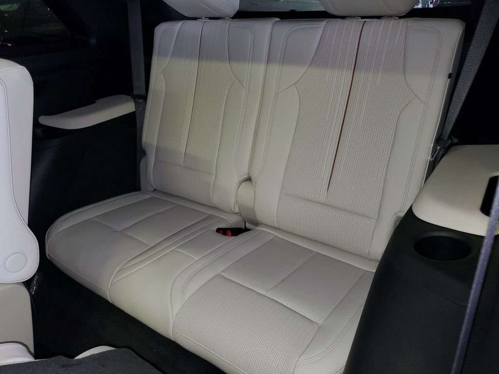 New 2027 Cadillac Vistiq Sport AWD/4WD image 12