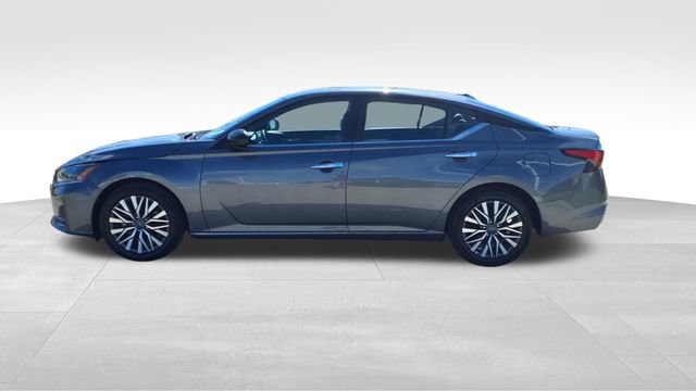Used 2025 Nissan Altima 2.5 SV image 5