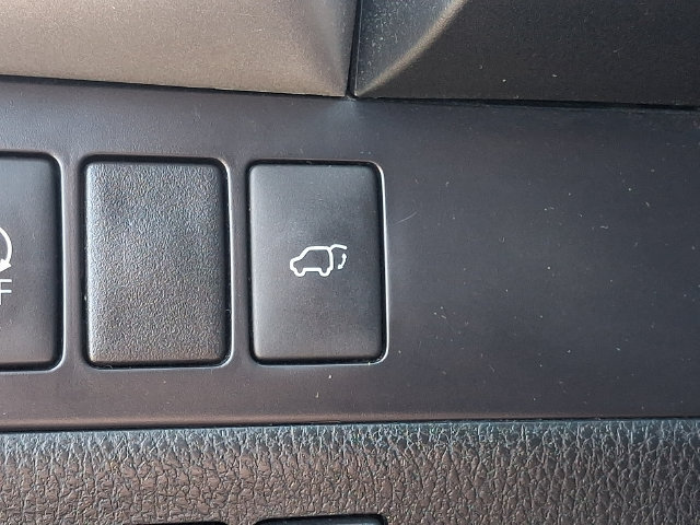 Used 2019 Toyota Highlander XLE AWD/4WD image 28