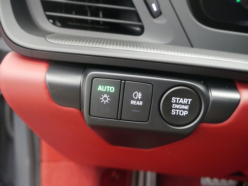 Certified 2025 Porsche 911 Carrera GTS image 29