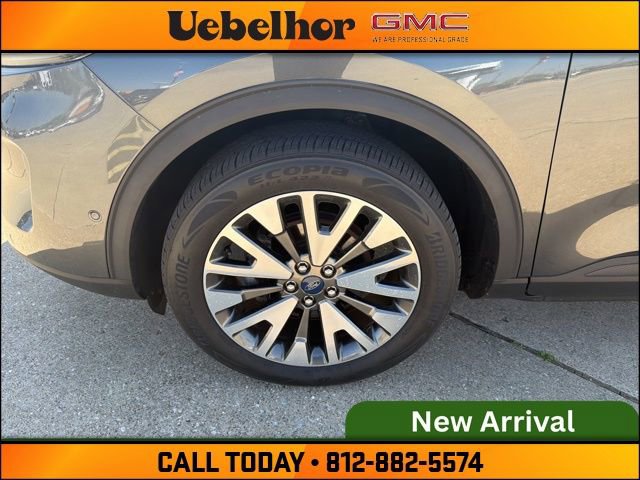 Used 2020 Ford Escape Titanium AWD/4WD image 14