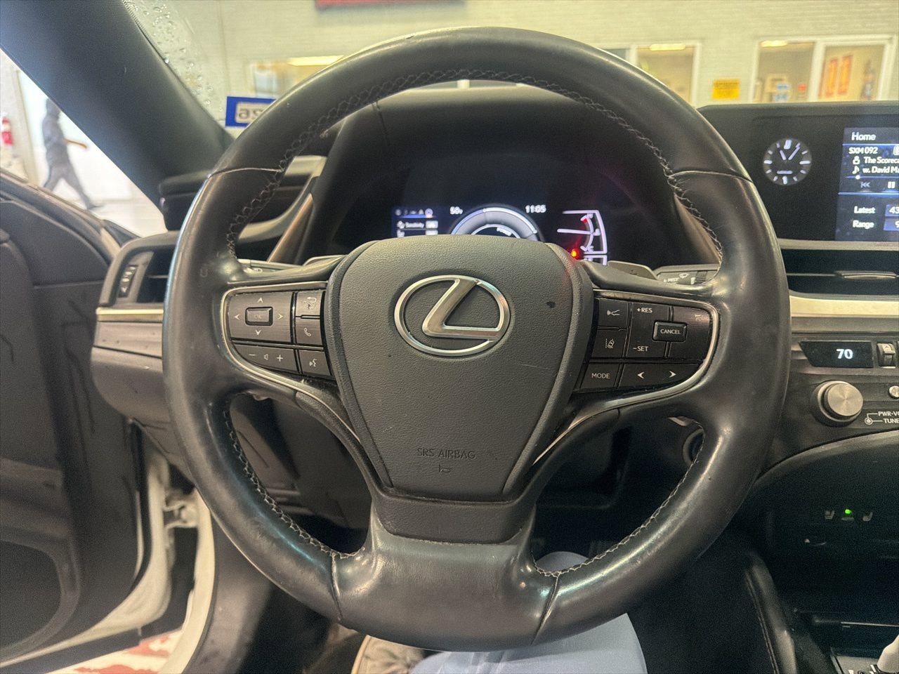 Used 2021 Lexus ES 300h w/ Premium Package image 8