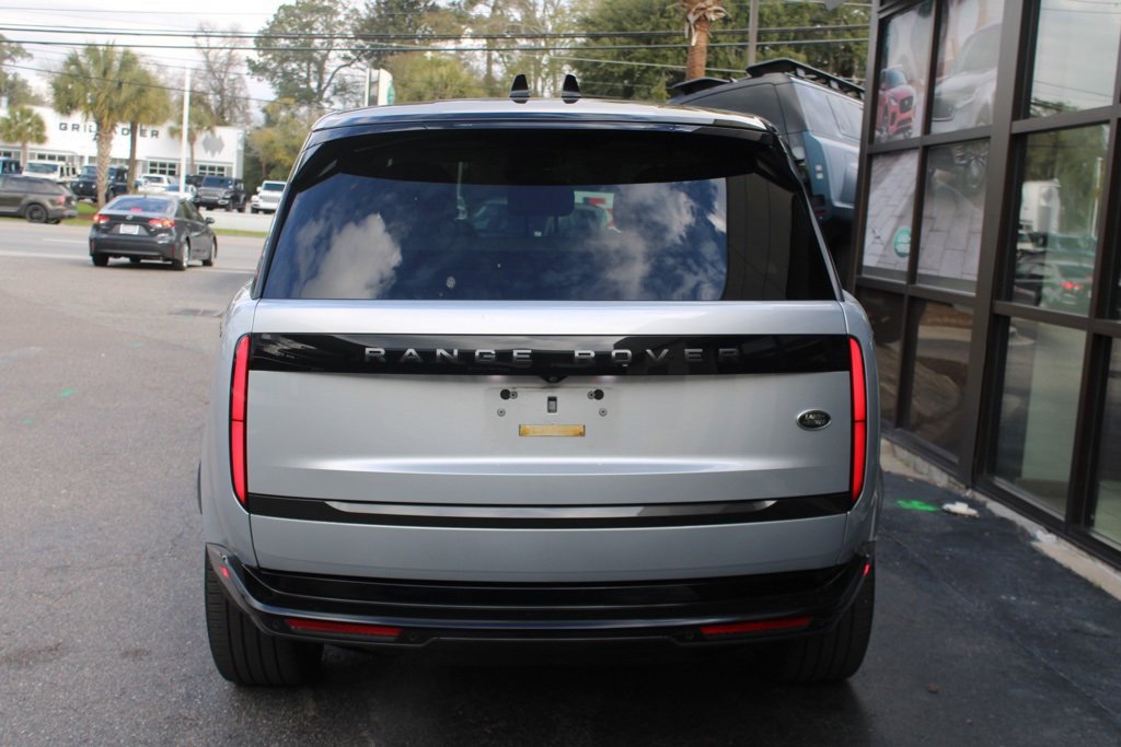 Used 2023 Land Rover Range Rover SE image 8