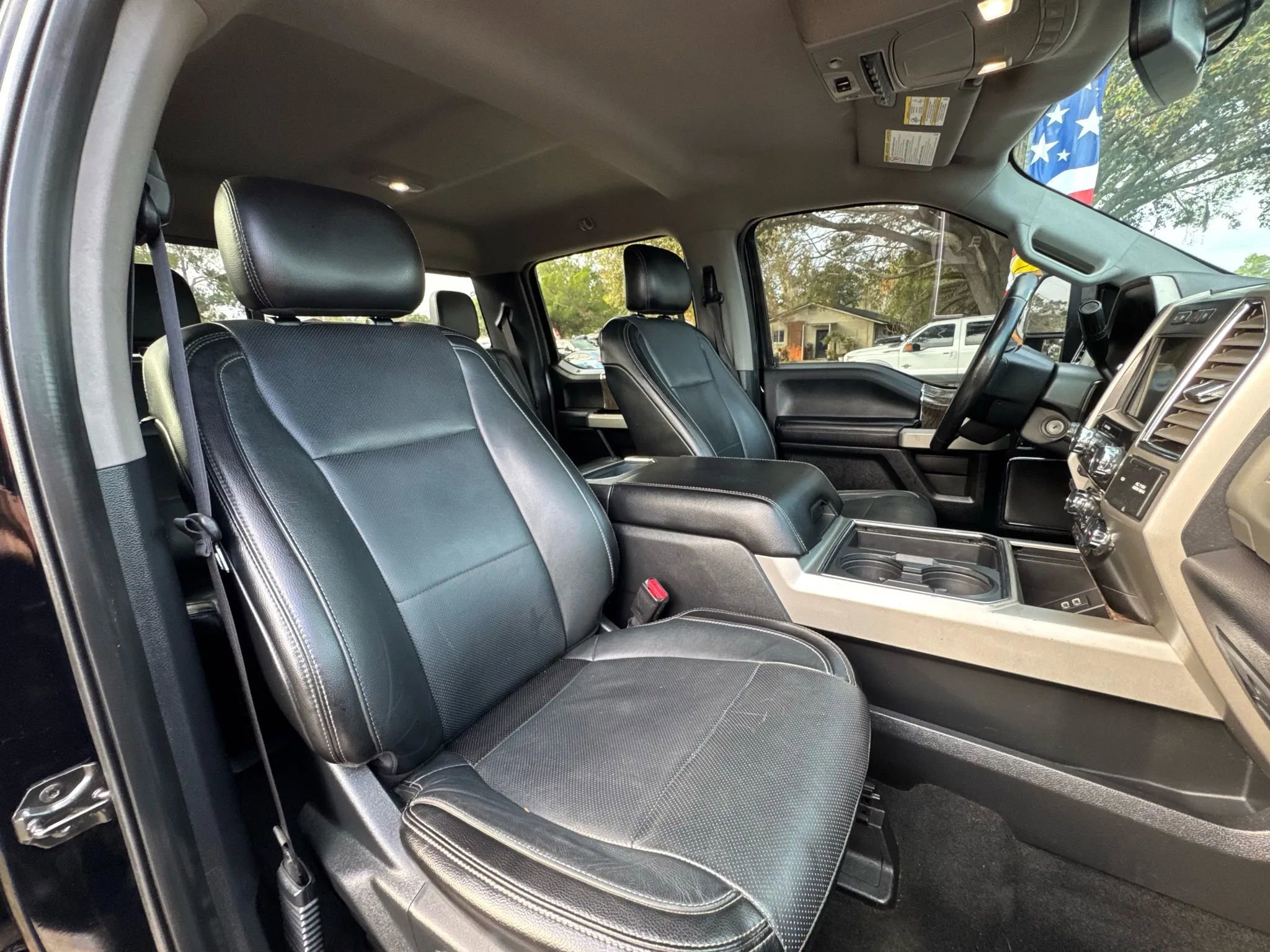 Used 2017 Ford F250 Lariat w/ Lariat Value Package image 16