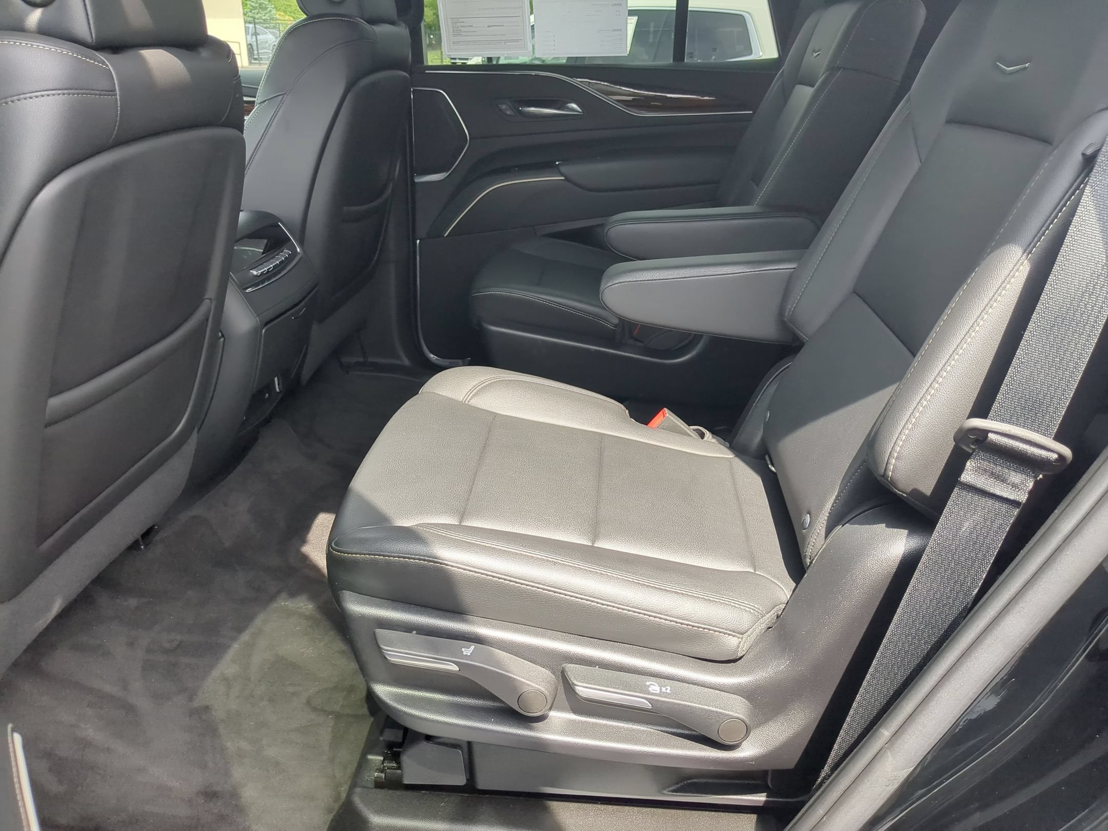 Certified 2022 Cadillac Escalade Luxury AWD/4WD image 23