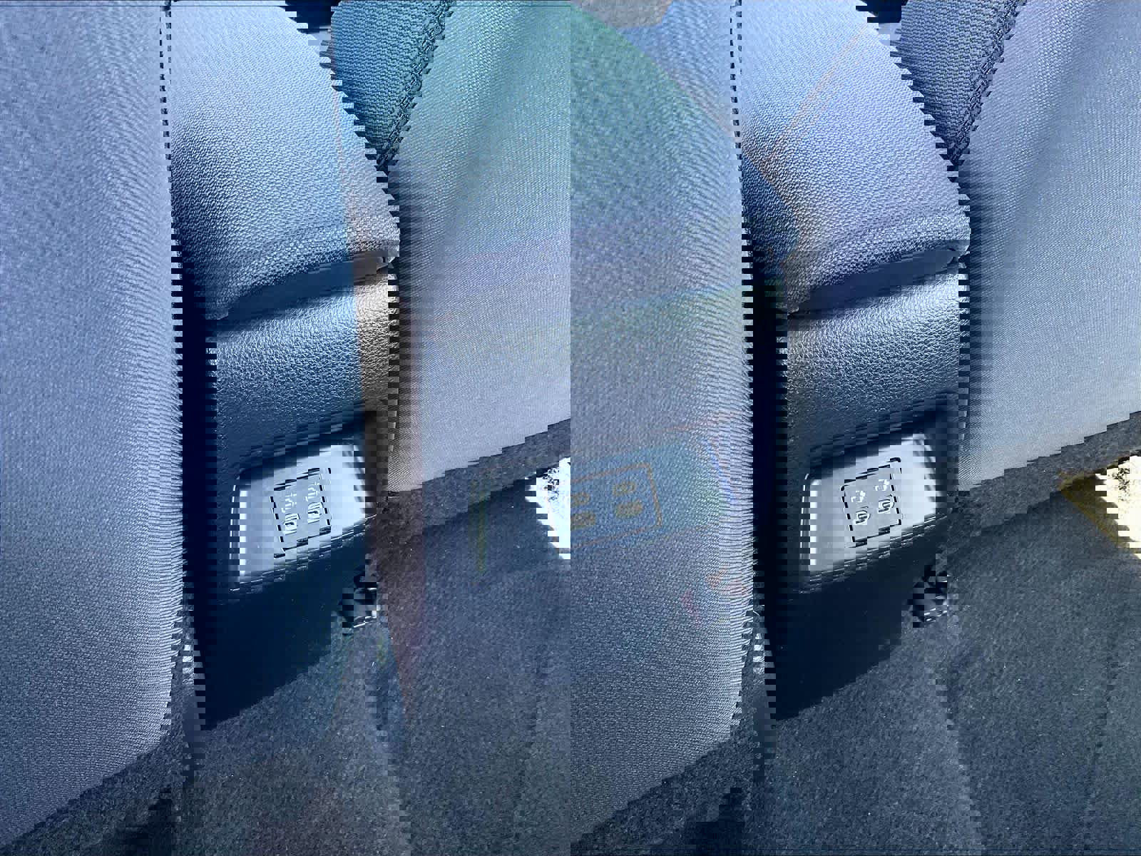 Used 2025 Toyota Corolla LE image 28