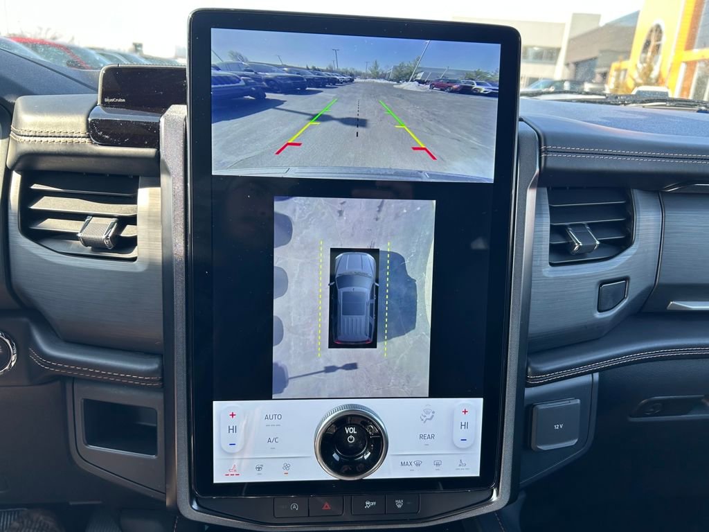 Used 2023 Ford Expedition Platinum image 14