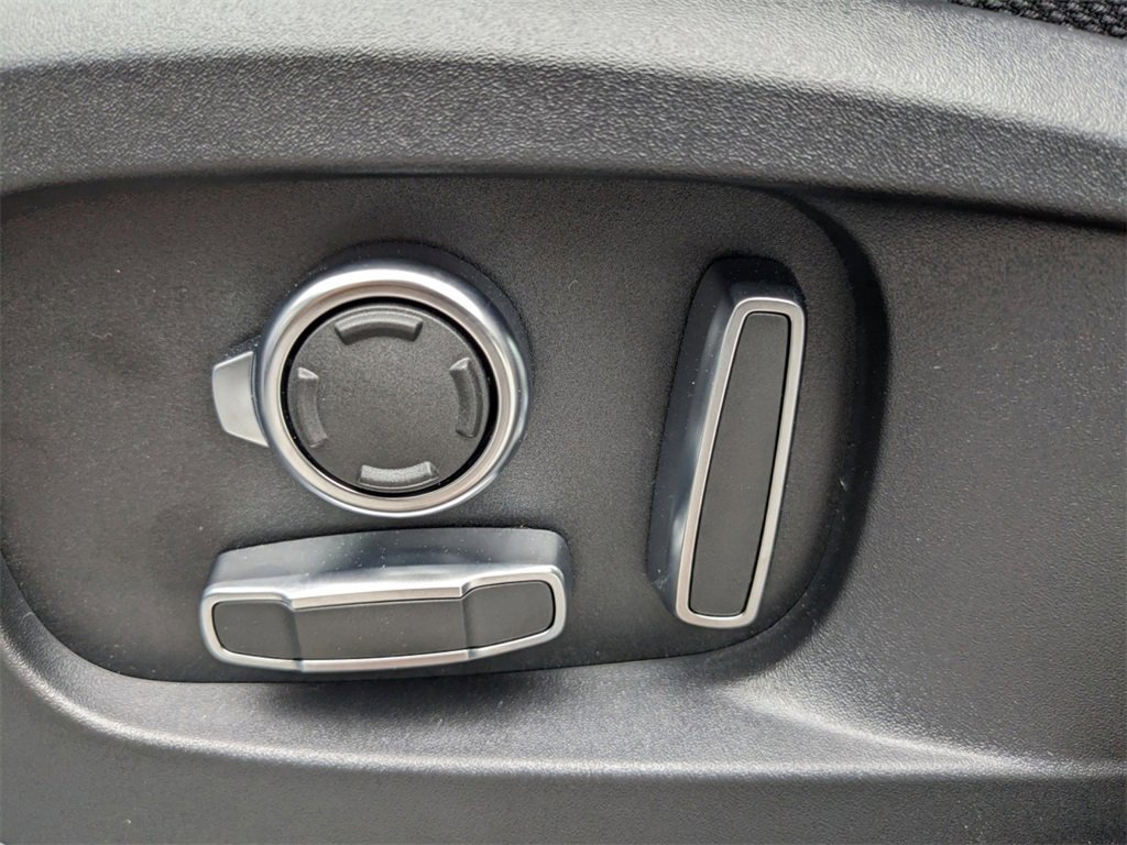 New 2024 Land Rover Defender 130 X image 17