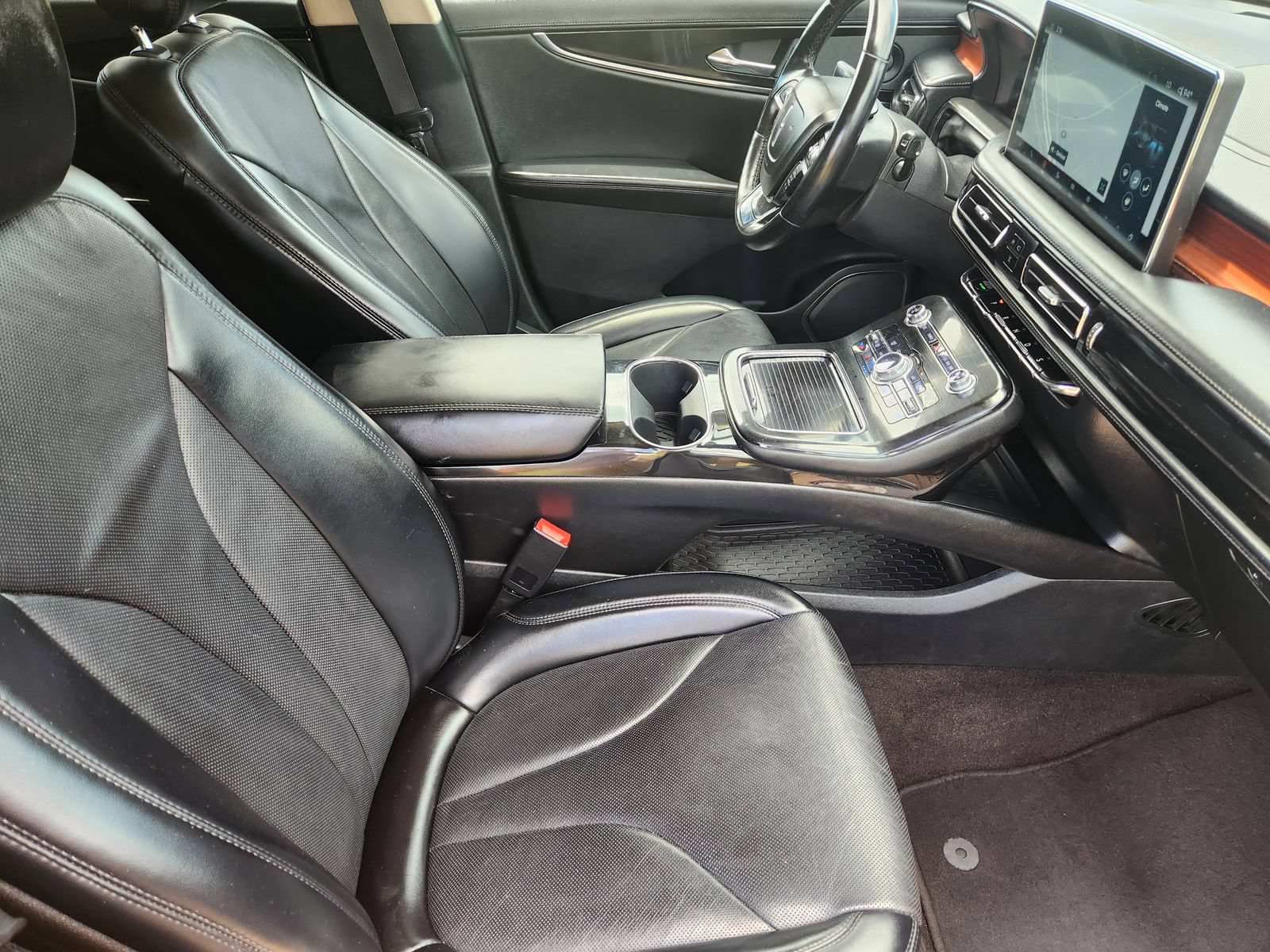Used 2021 Lincoln Nautilus Reserve AWD/4WD image 17