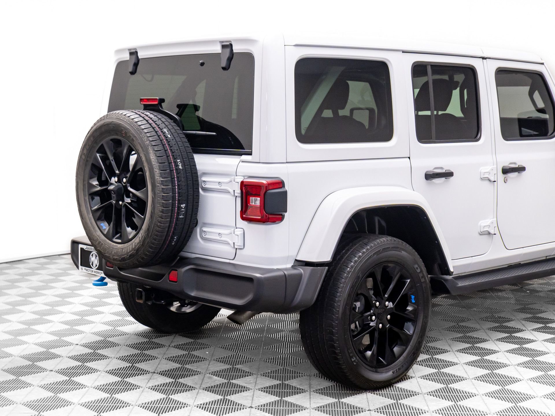 Used 2023 Jeep Wrangler Unlimited Sahara w/ Cold Weather Group image 35