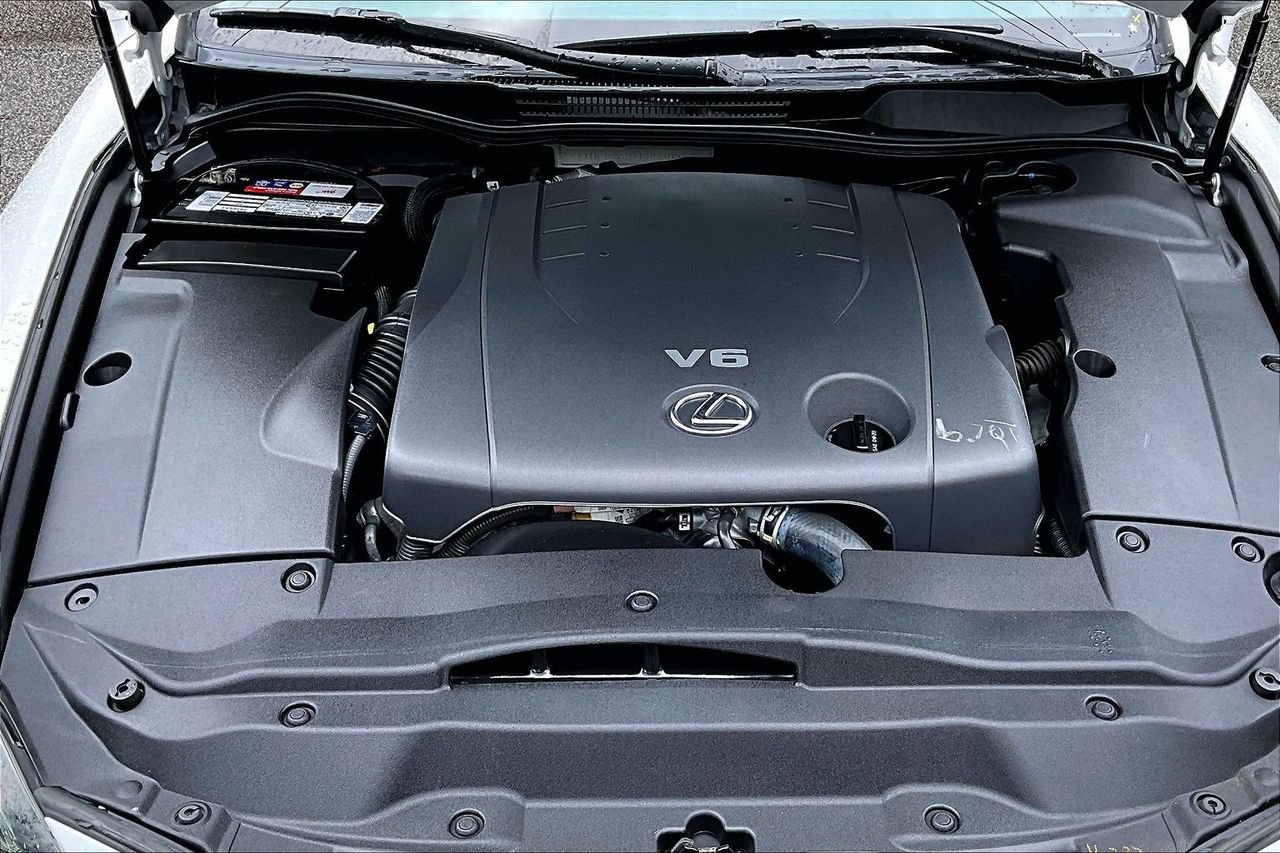 Used 2014 Lexus IS 250C w/ Luxury Package RWD image 25